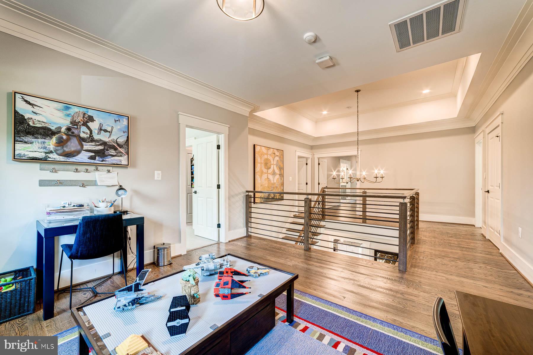 VIENNA WOODS - Residential