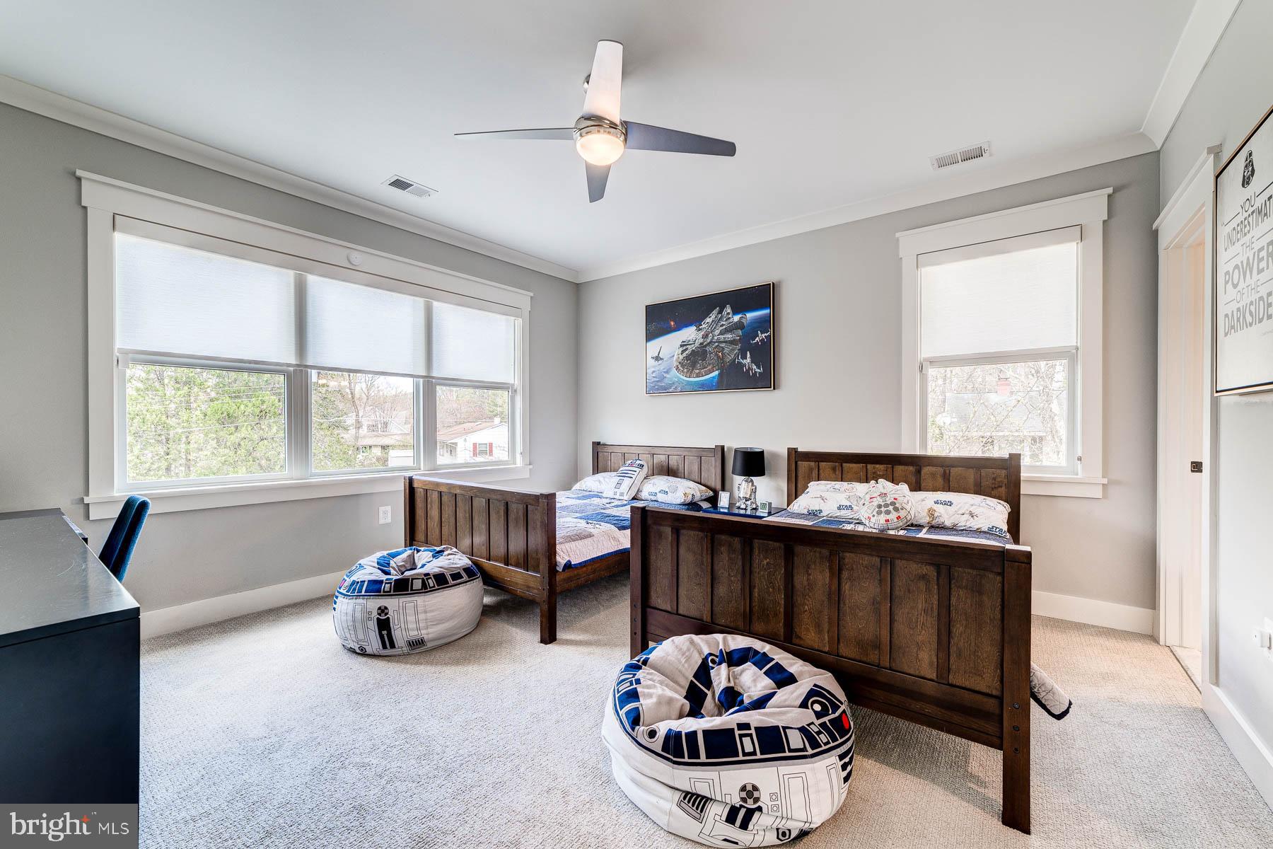 VIENNA WOODS - Residential