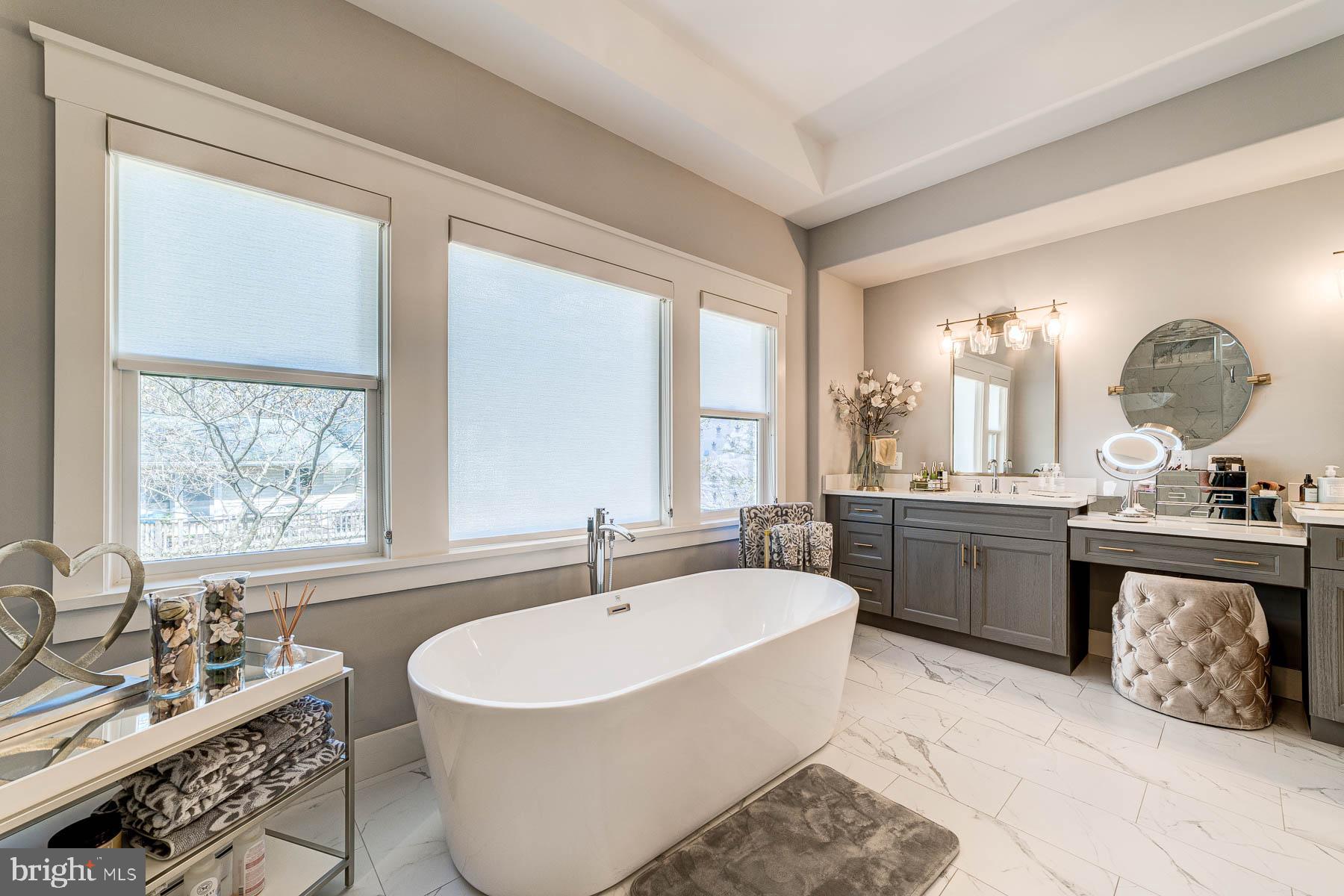 VIENNA WOODS - Residential