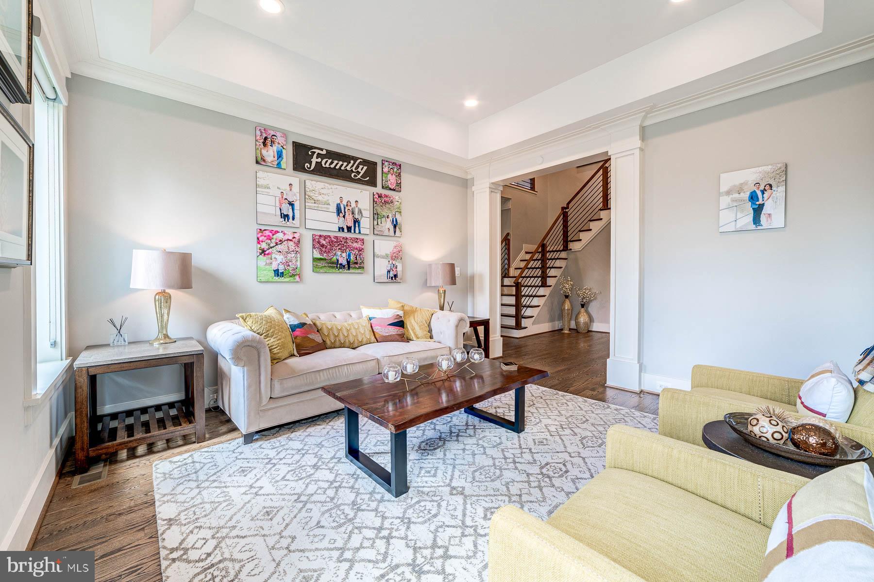 VIENNA WOODS - Residential