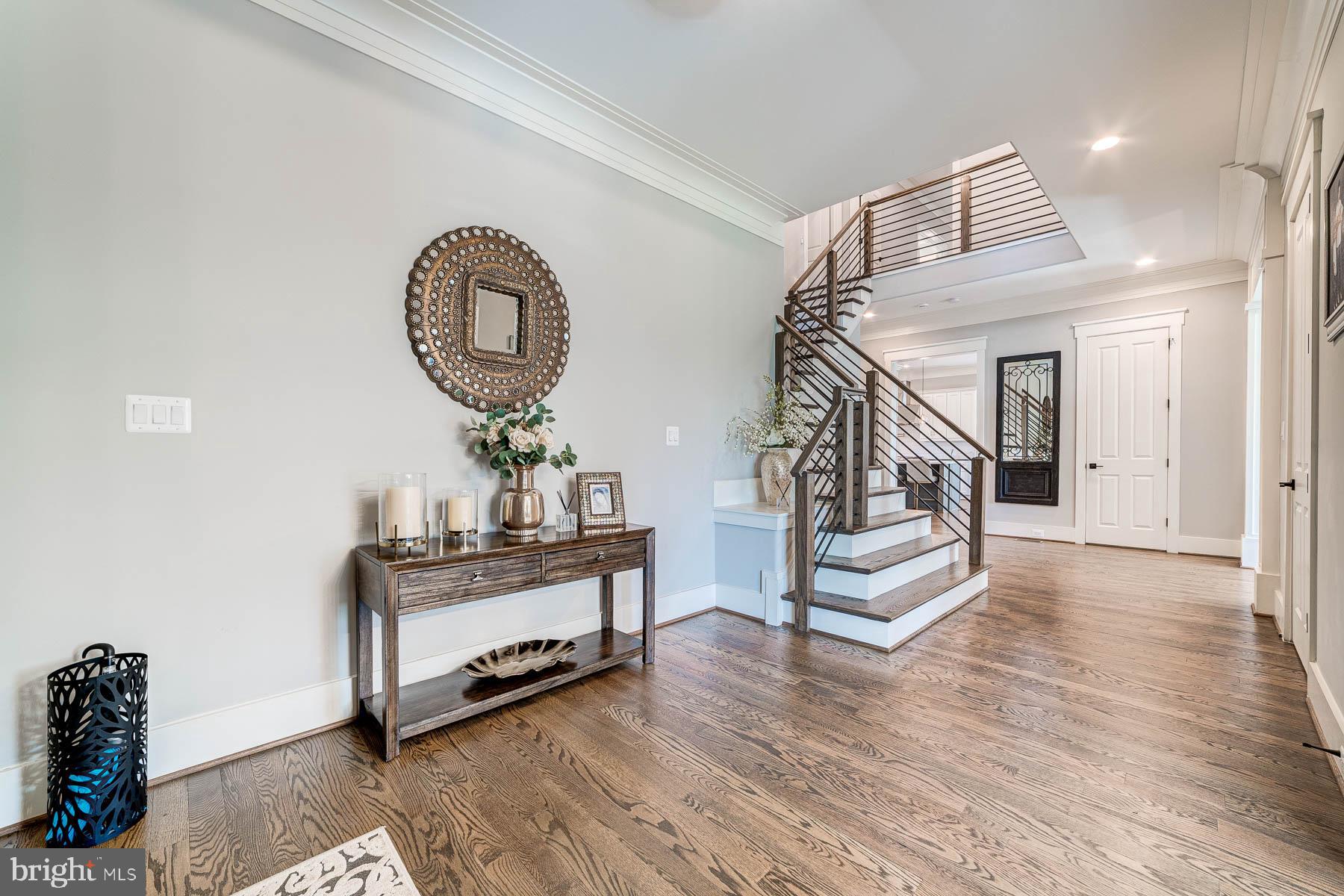 VIENNA WOODS - Residential