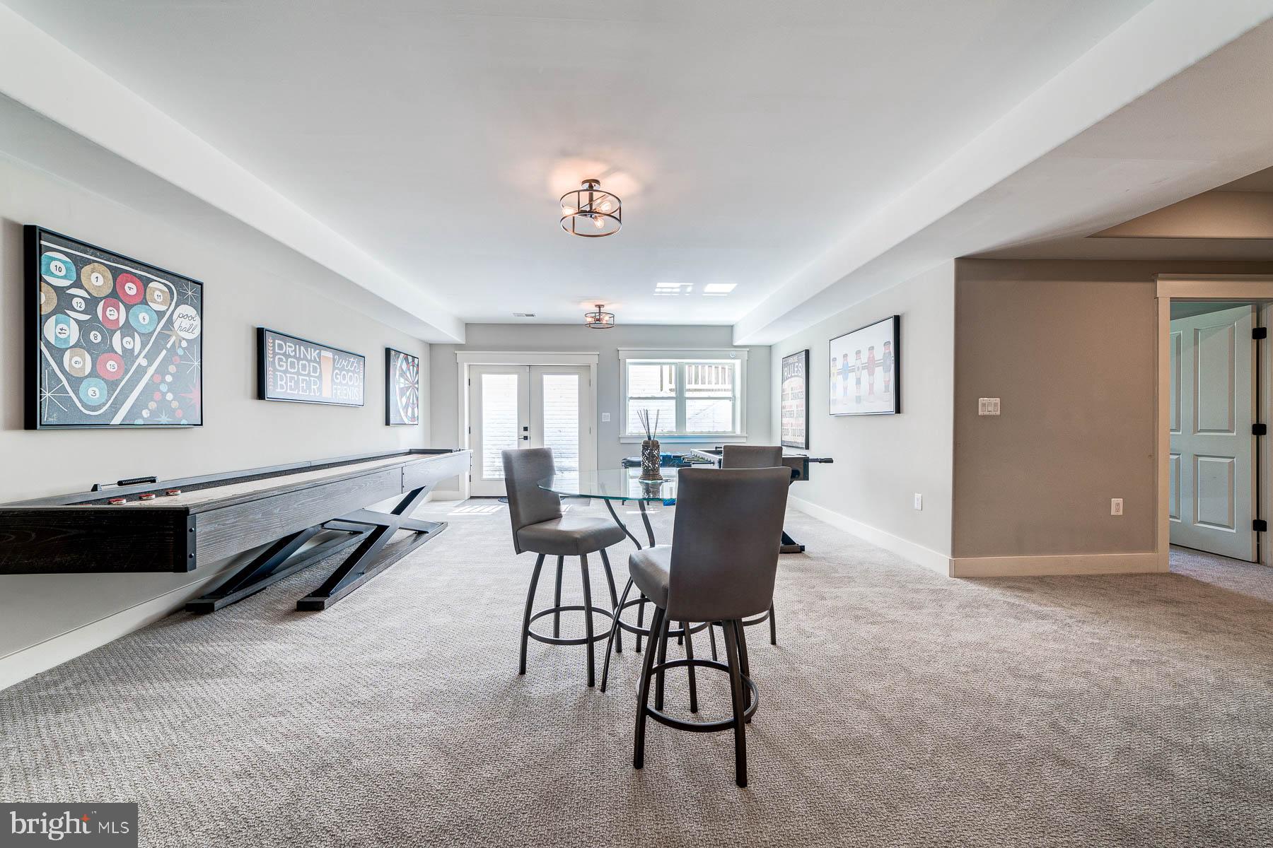 VIENNA WOODS - Residential