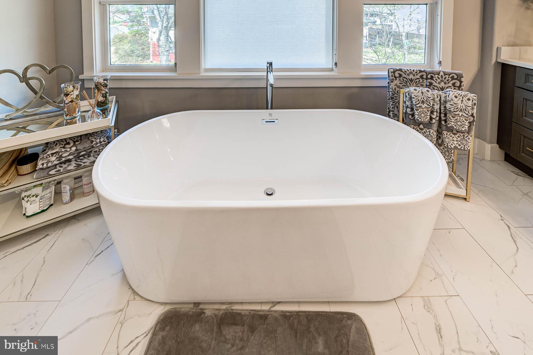 VIENNA WOODS - Residential