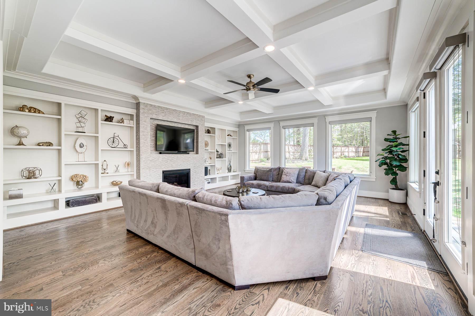 VIENNA WOODS - Residential