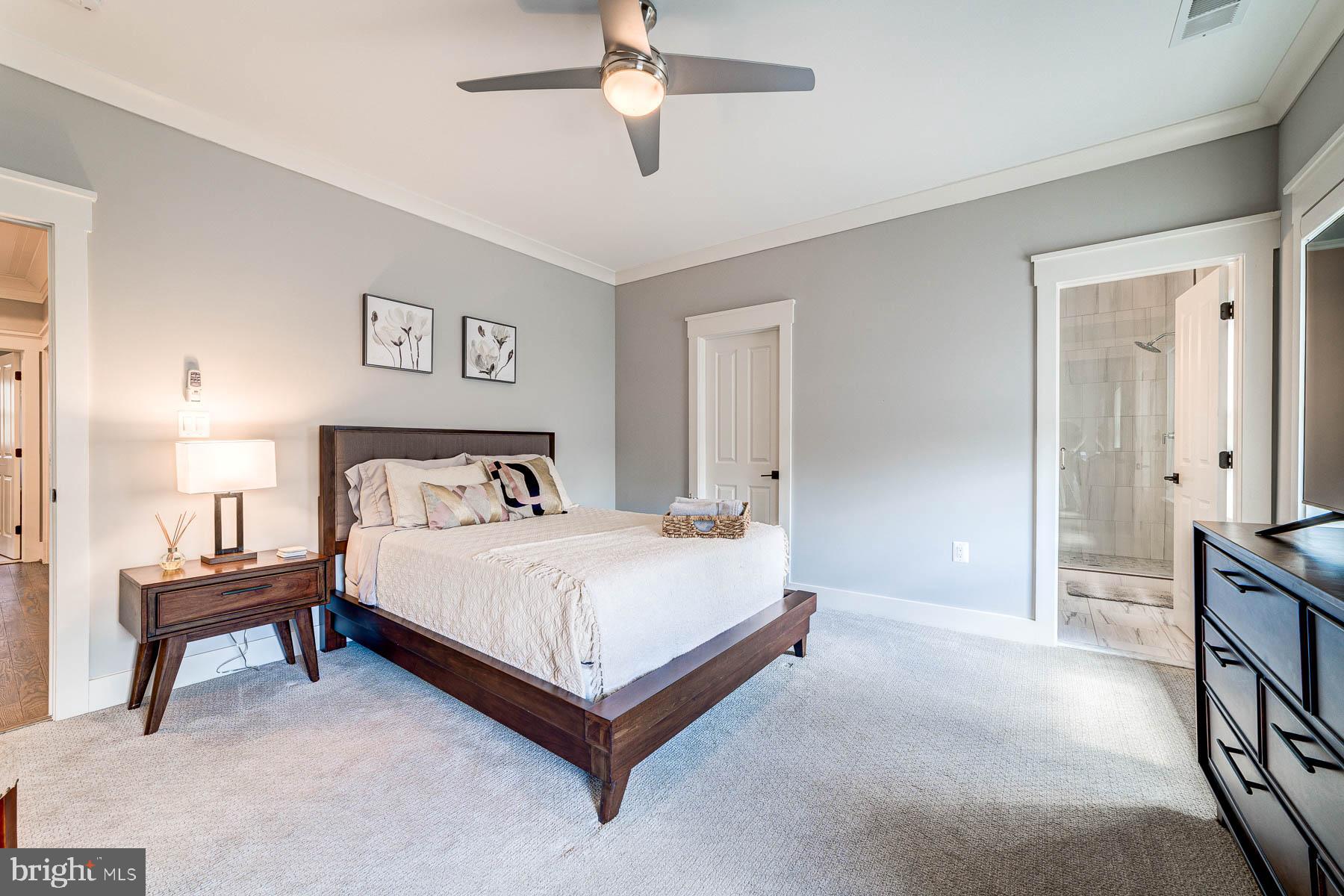 VIENNA WOODS - Residential