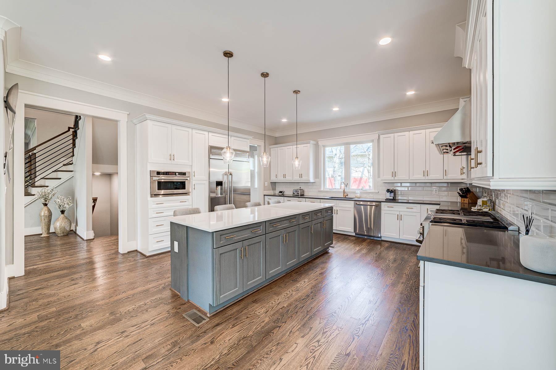 VIENNA WOODS - Residential