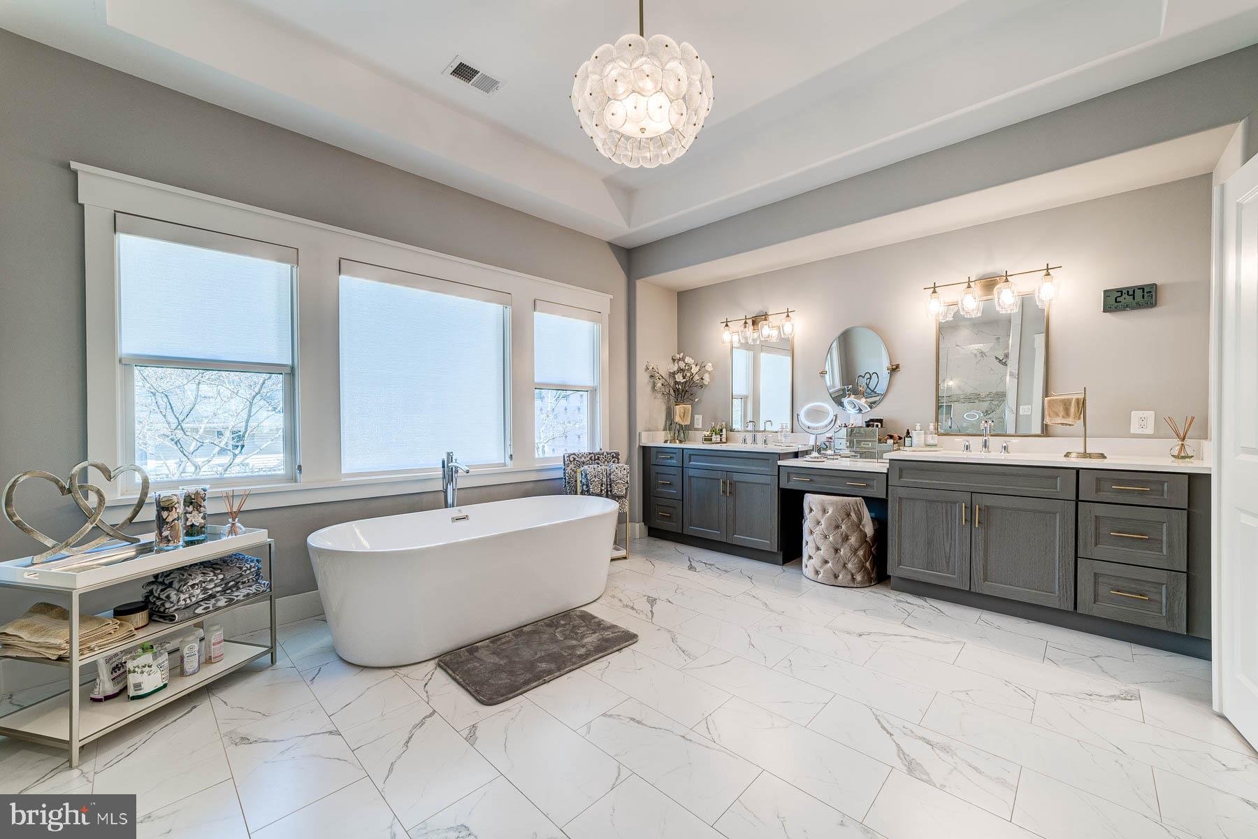 VIENNA WOODS - Residential