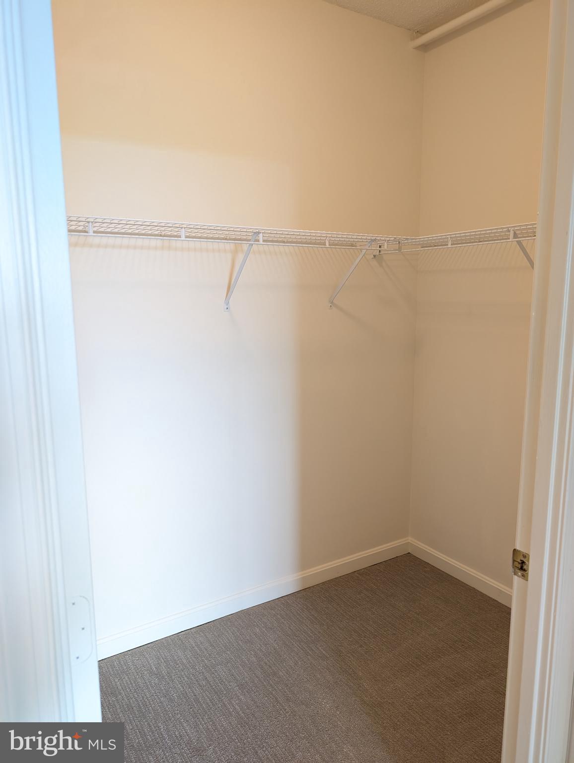 LANSDOWNE WOODS - Residential