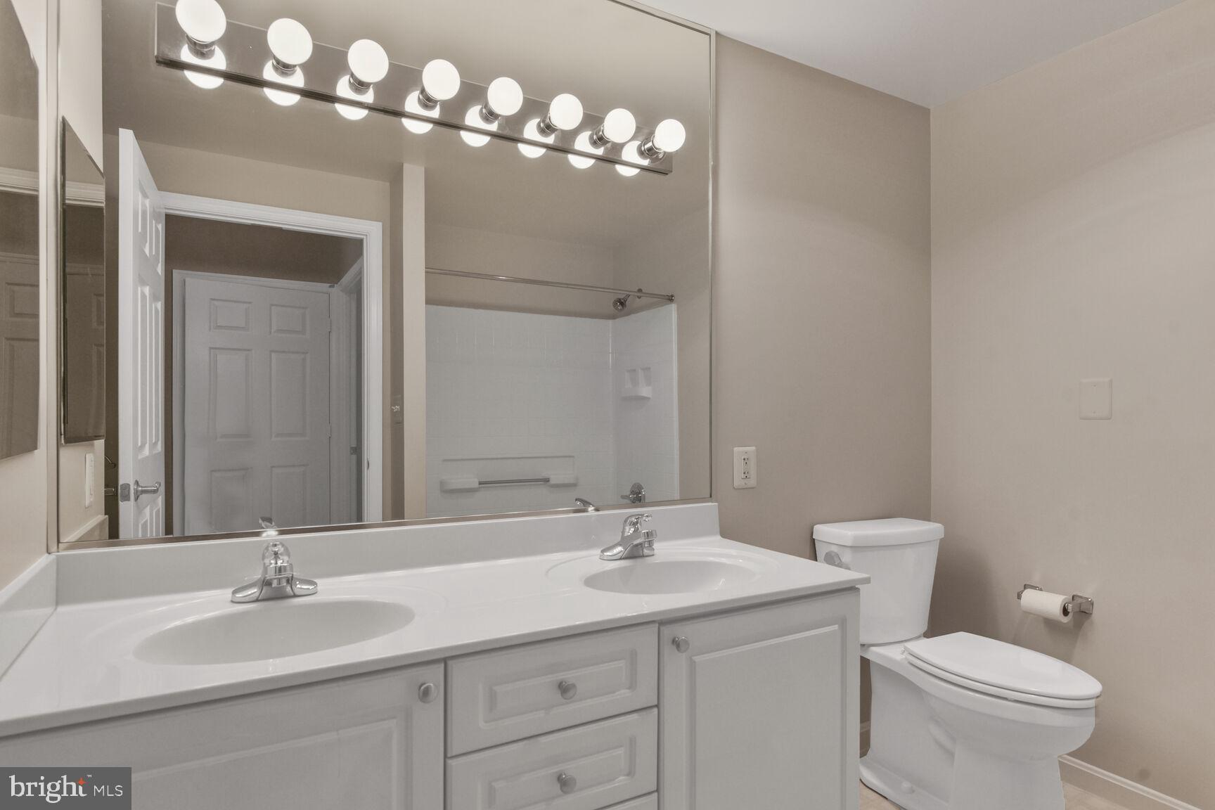 LANSDOWNE WOODS - Residential