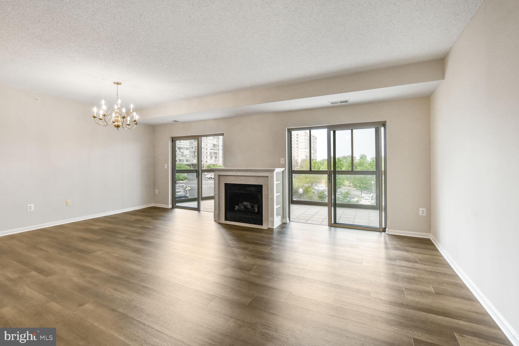 LANSDOWNE WOODS - Residential