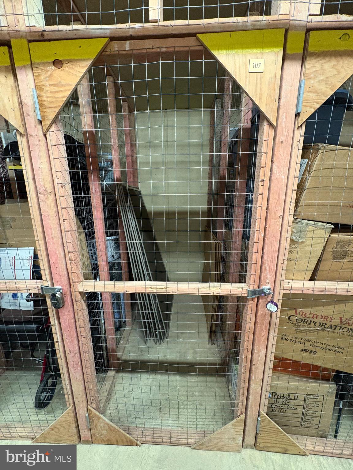 LANSDOWNE WOODS - Residential