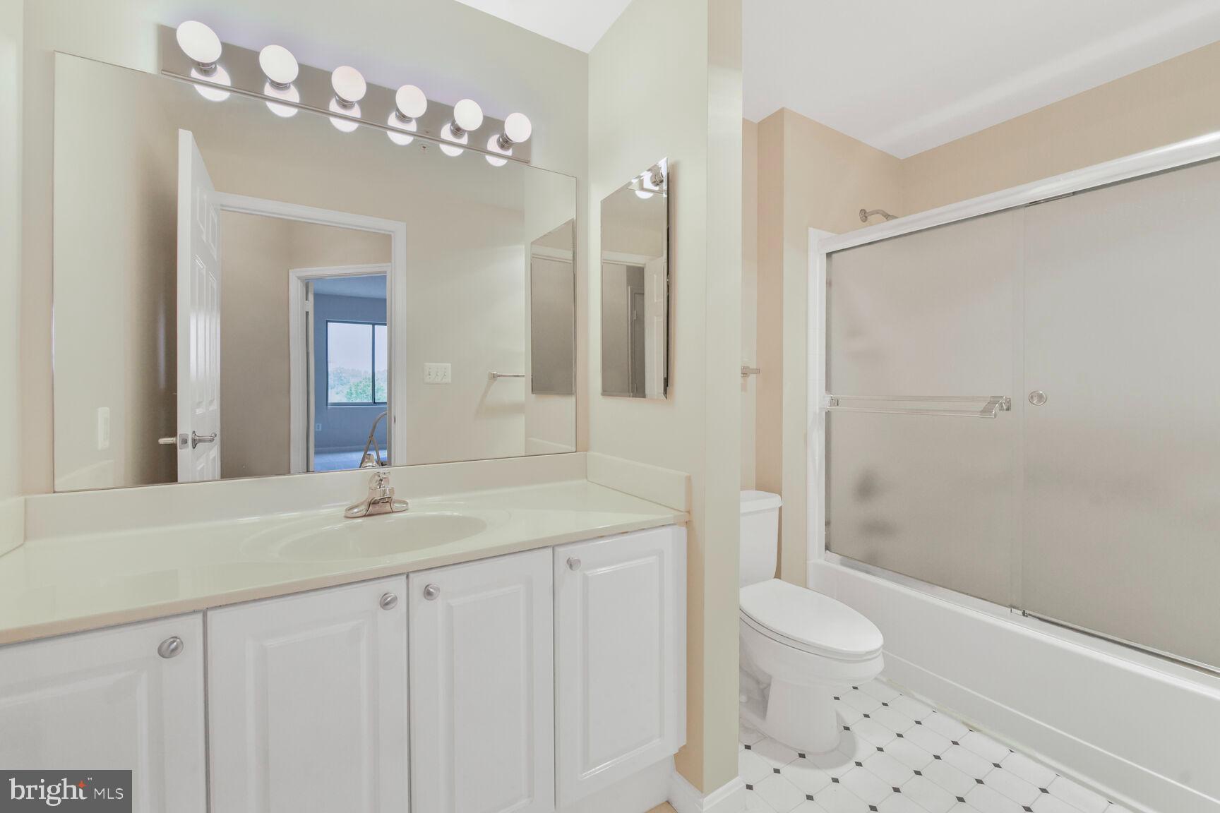 LANSDOWNE WOODS - Residential