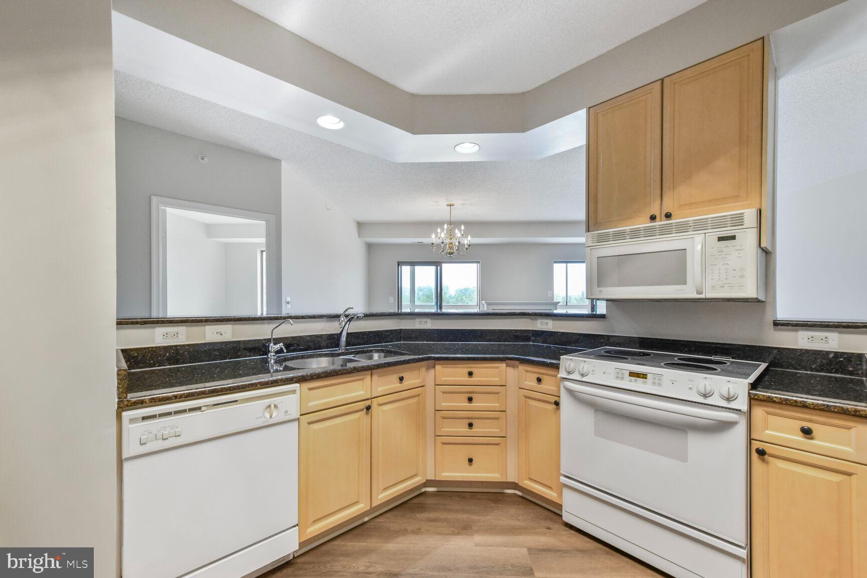 LANSDOWNE WOODS - Residential