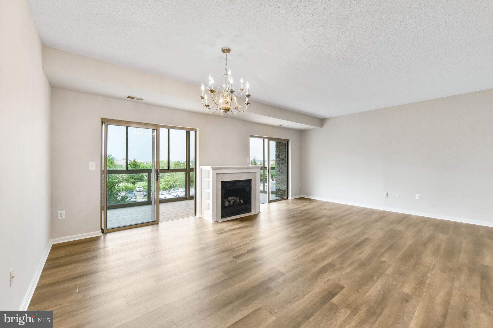 LANSDOWNE WOODS - Residential