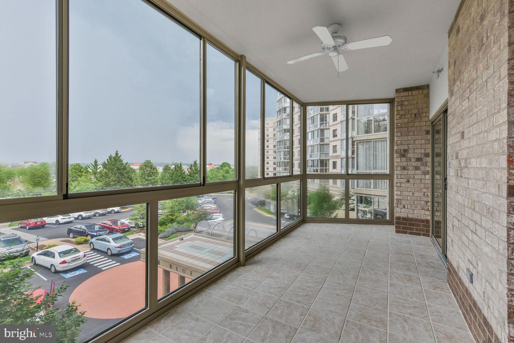 LANSDOWNE WOODS - Residential