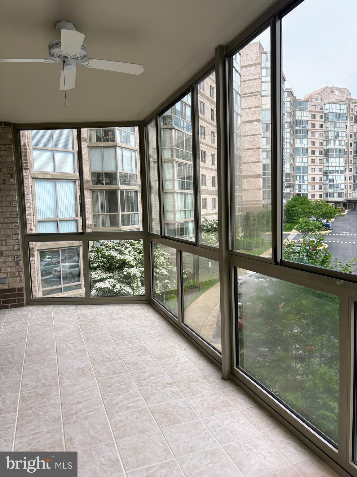 LANSDOWNE WOODS - Residential