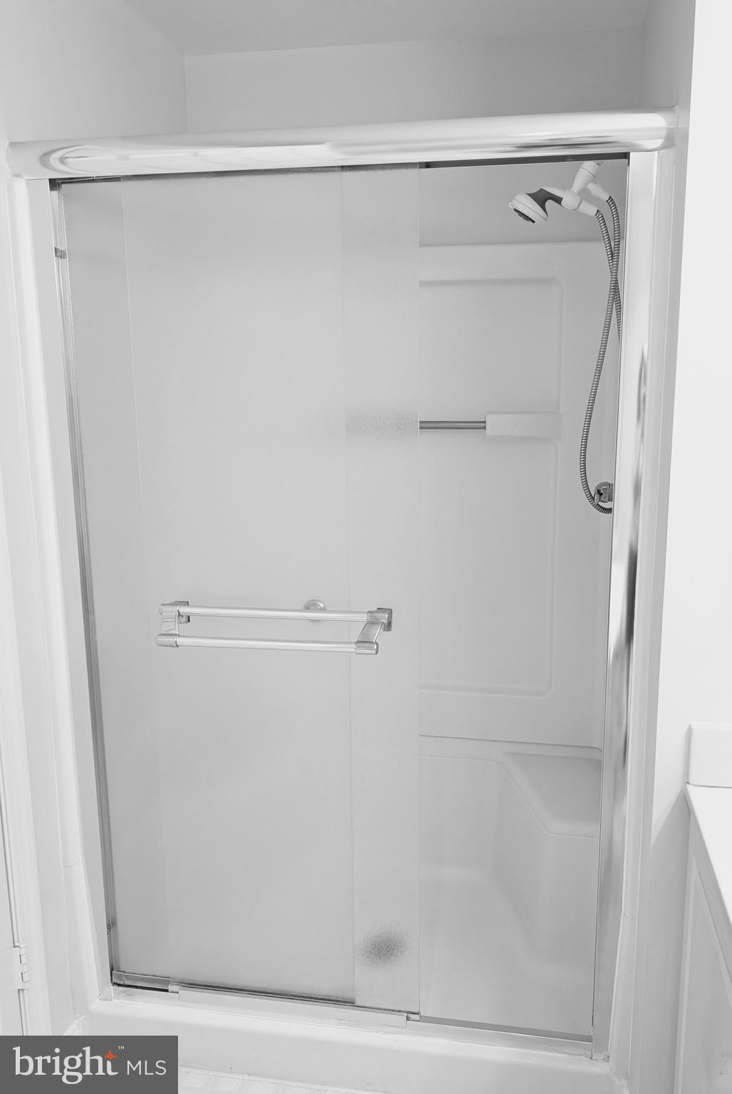 LANSDOWNE WOODS - Residential