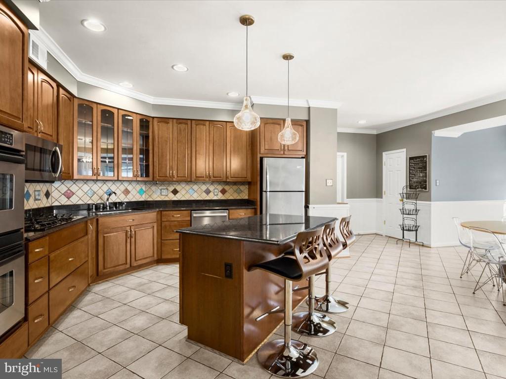 VILLAGE OF RIVER HILL - Residential