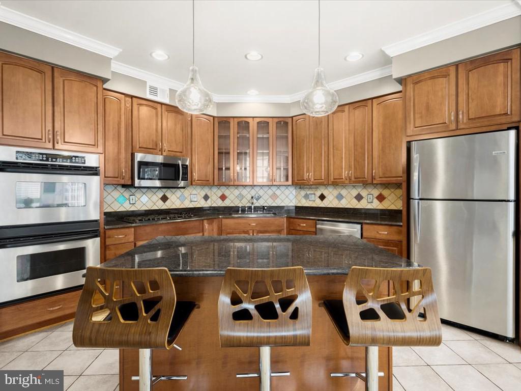 VILLAGE OF RIVER HILL - Residential