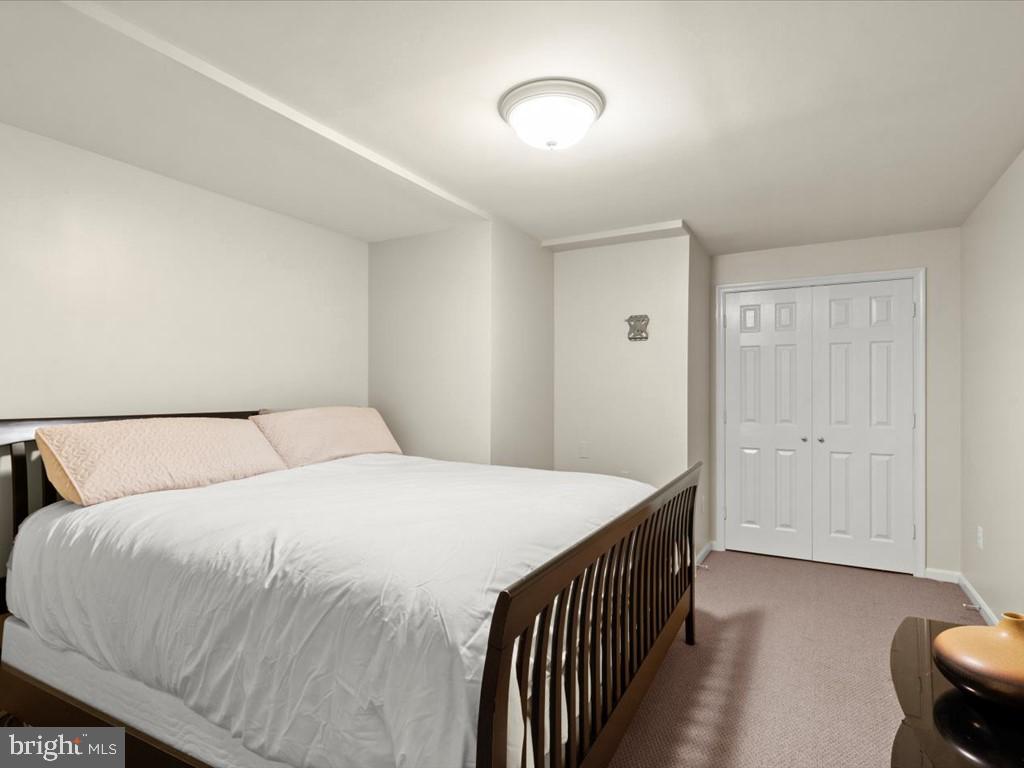 VILLAGE OF RIVER HILL - Residential