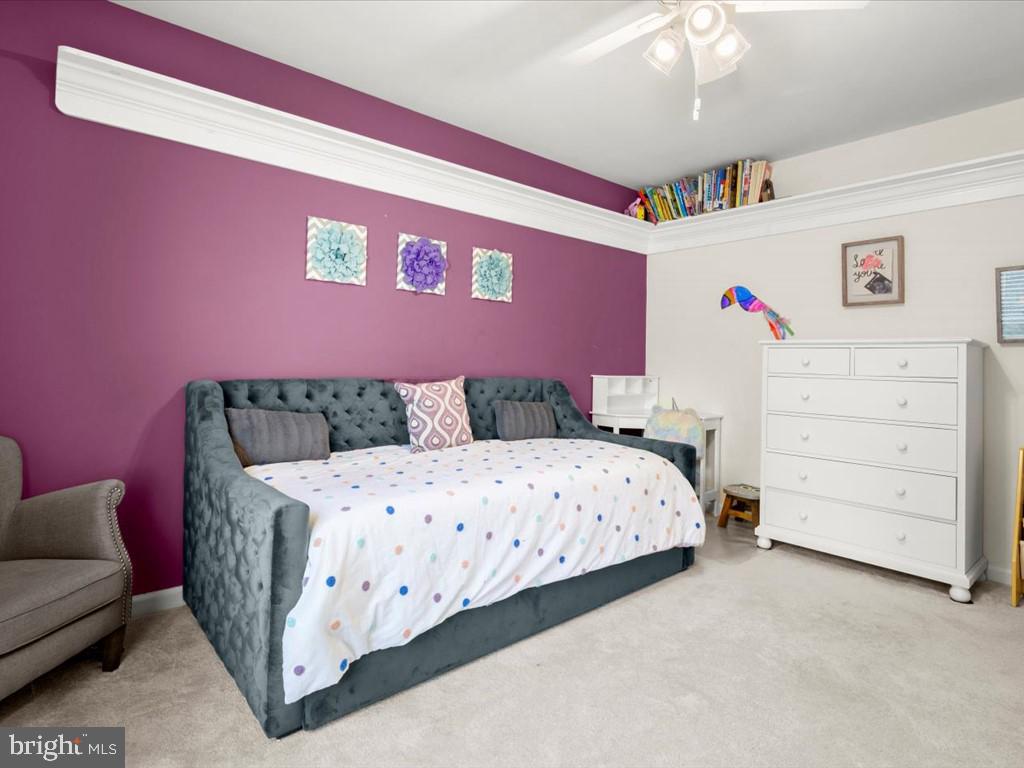 VILLAGE OF RIVER HILL - Residential