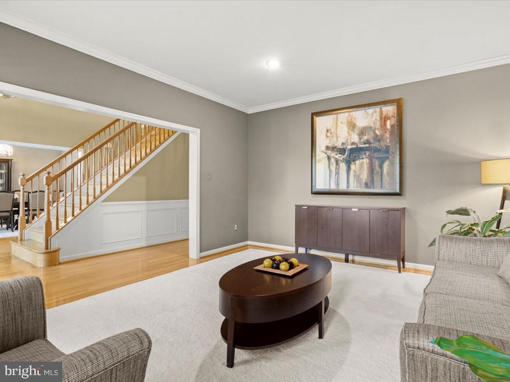 VILLAGE OF RIVER HILL - Residential