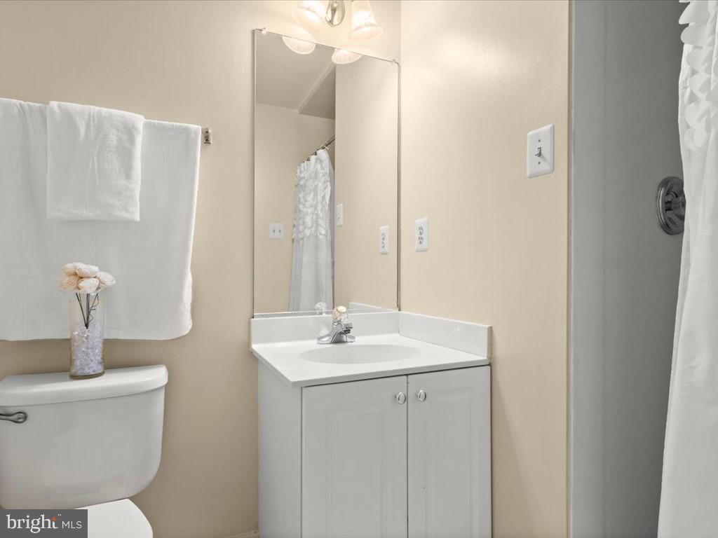 VILLAGE OF RIVER HILL - Residential