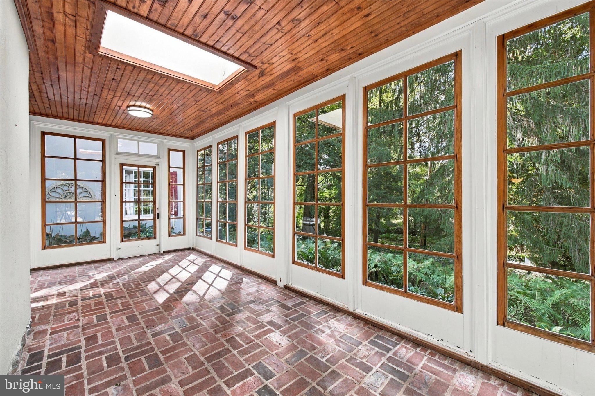 312 ORCHARD WAY