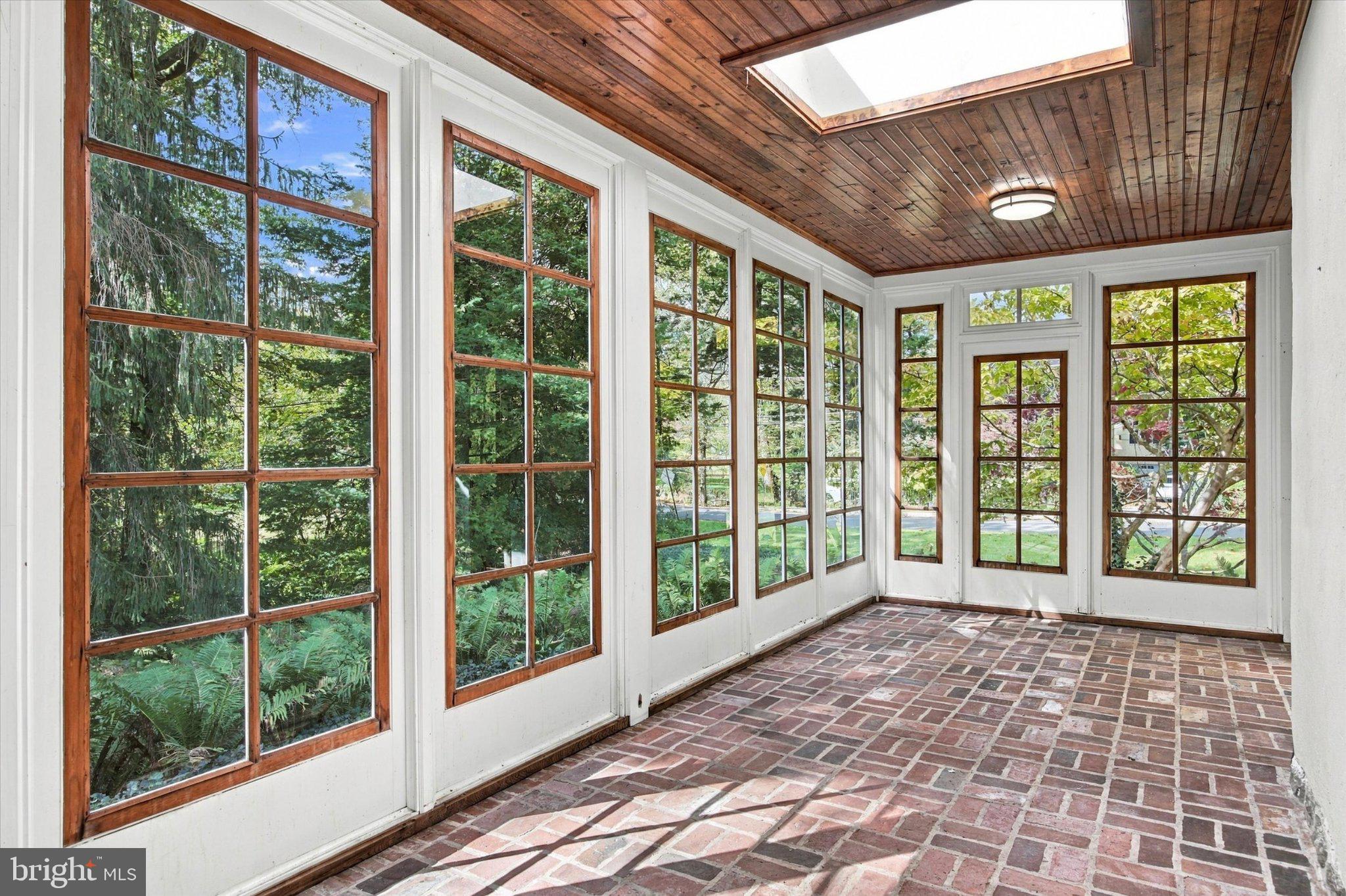 312 ORCHARD WAY