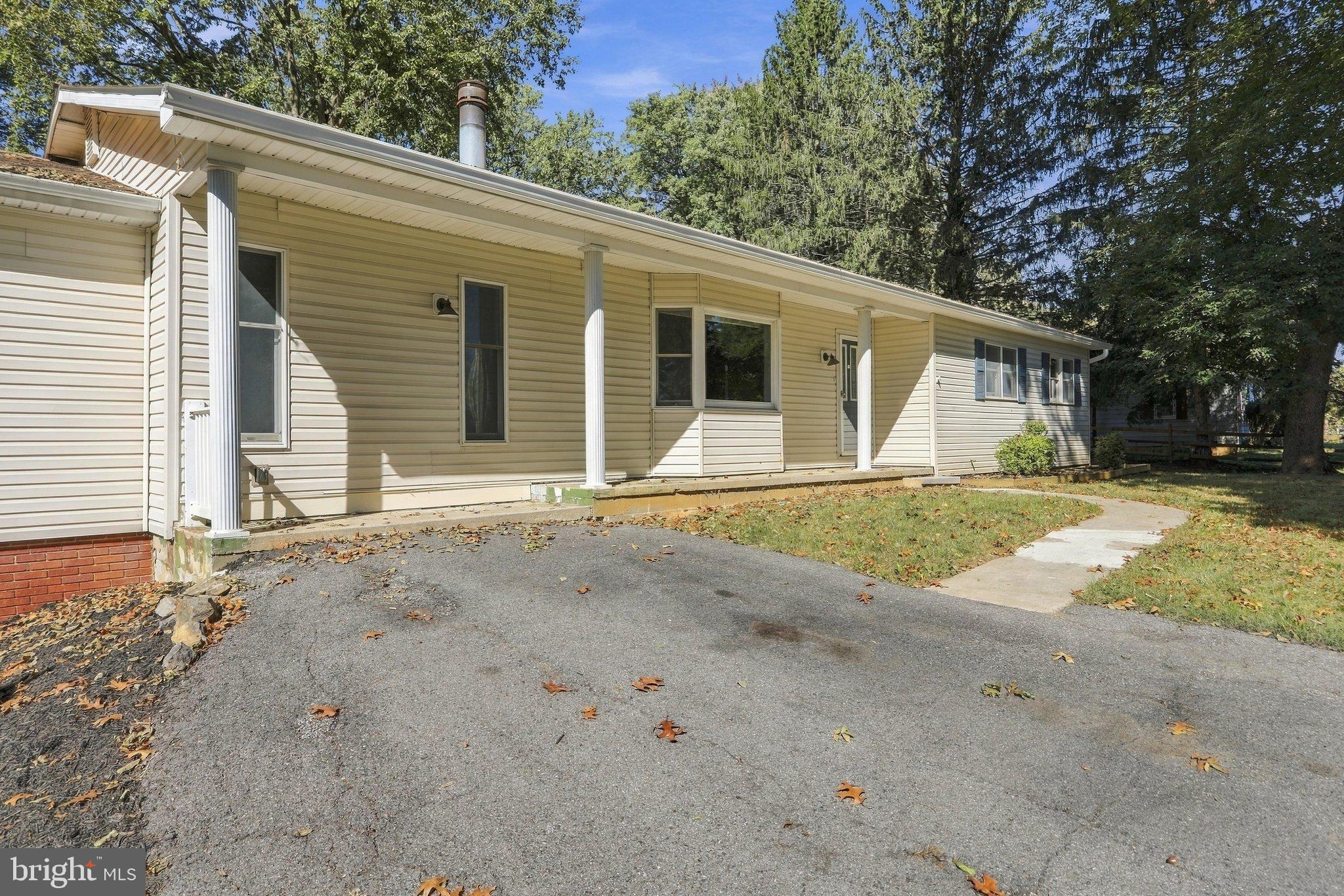 98 WOODCOCK AVENUE