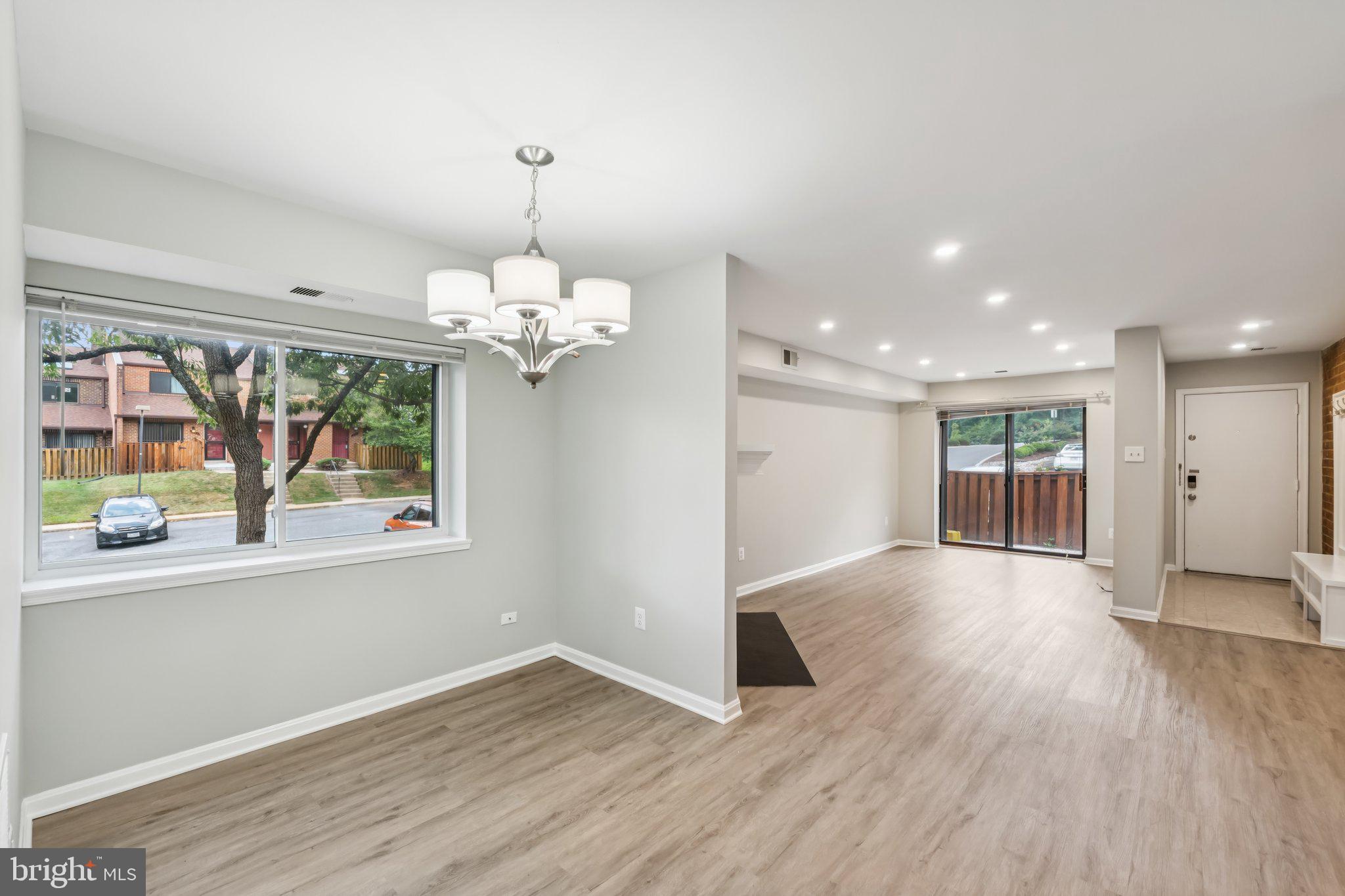 3437 SUMMIT COURT NE 3437