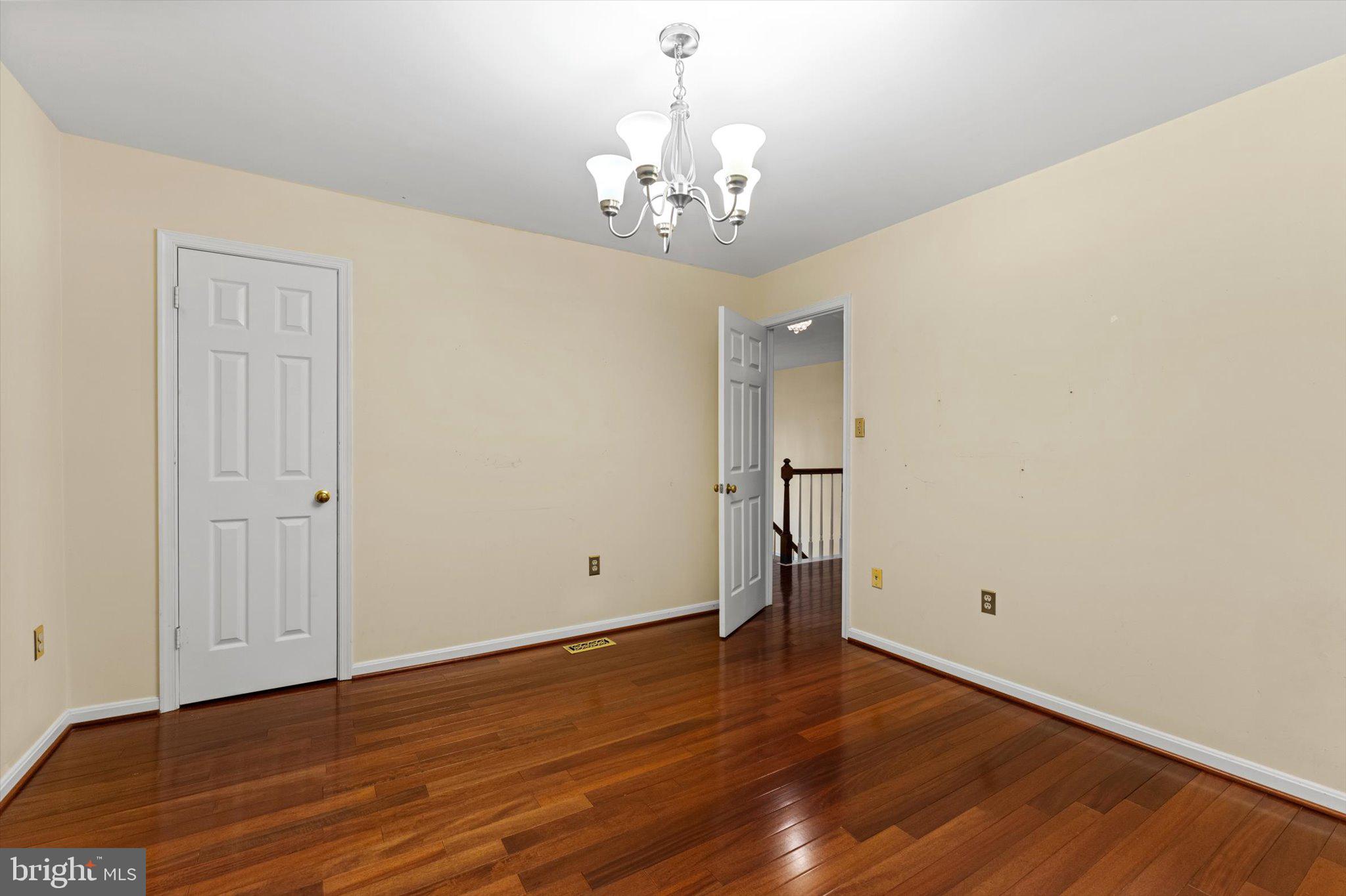 COMPTON HEIGHTS - Residential