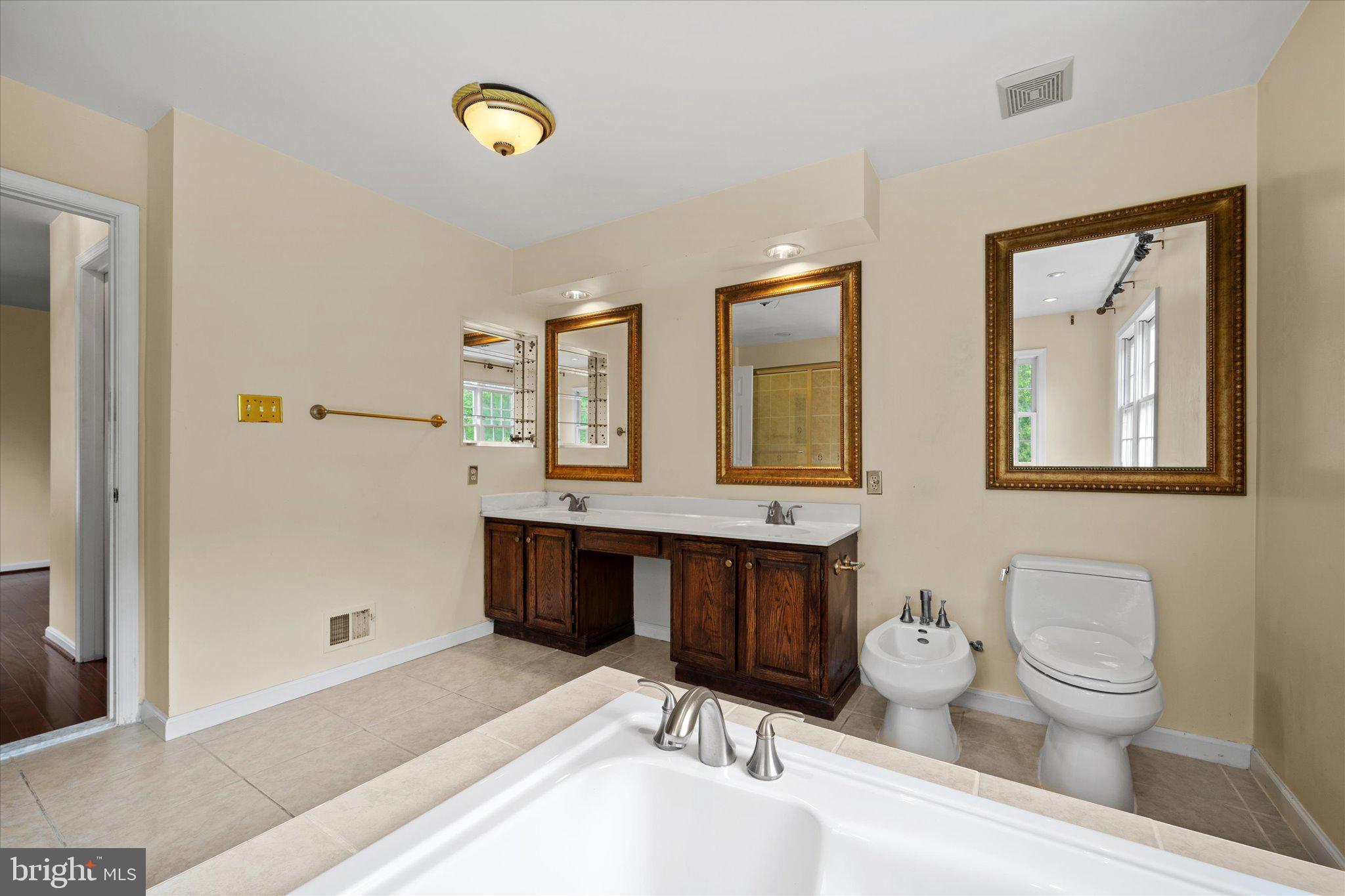 COMPTON HEIGHTS - Residential