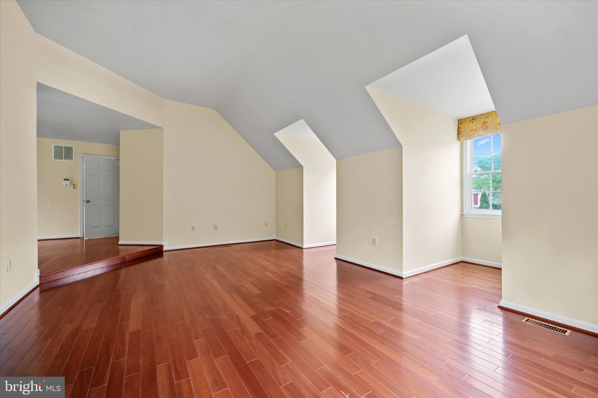 COMPTON HEIGHTS - Residential