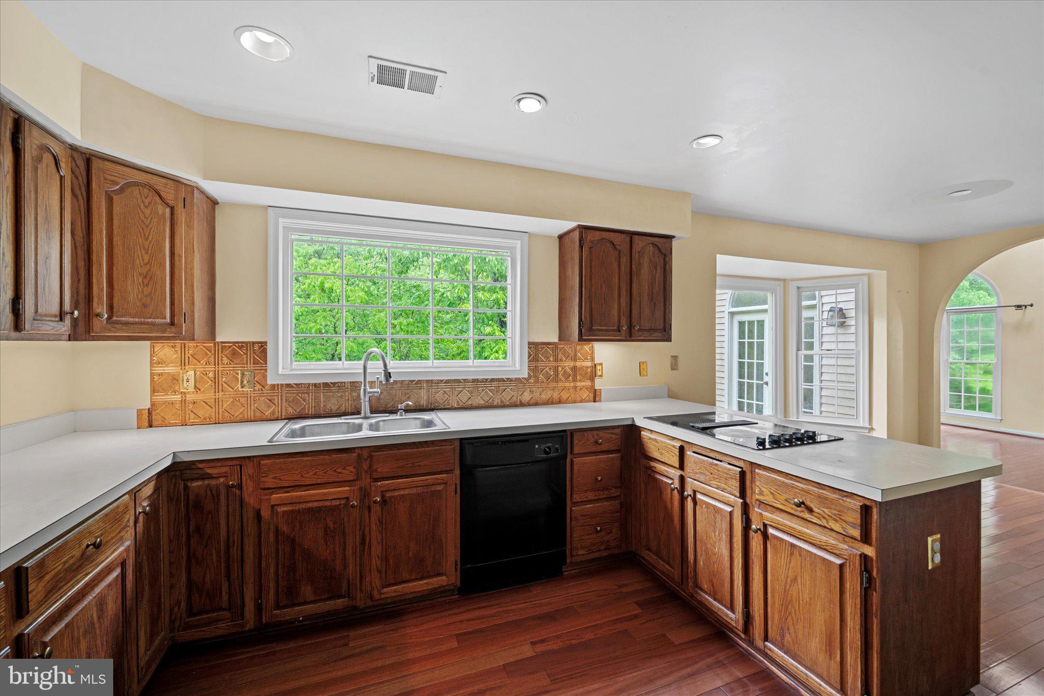 COMPTON HEIGHTS - Residential