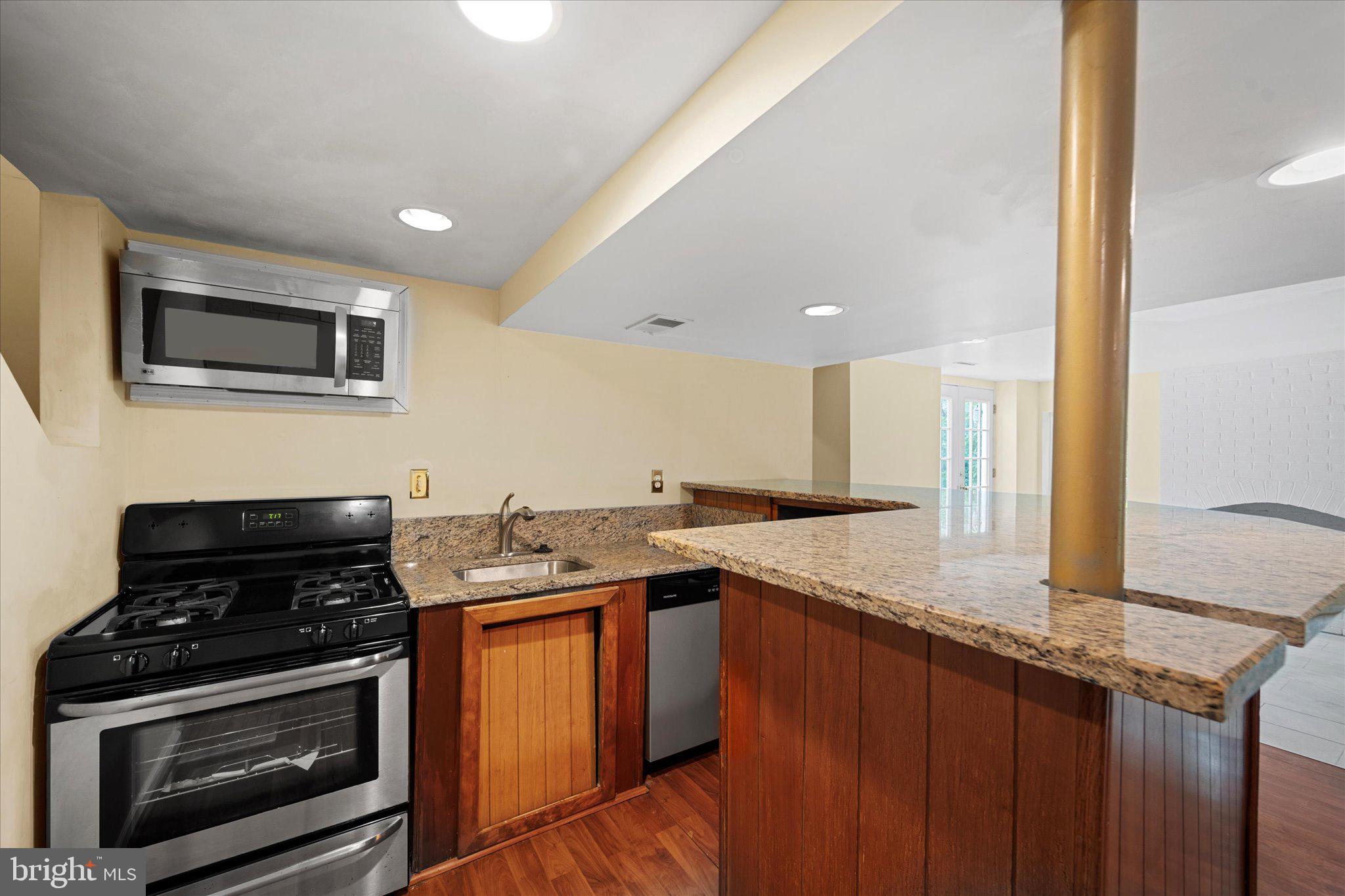 COMPTON HEIGHTS - Residential