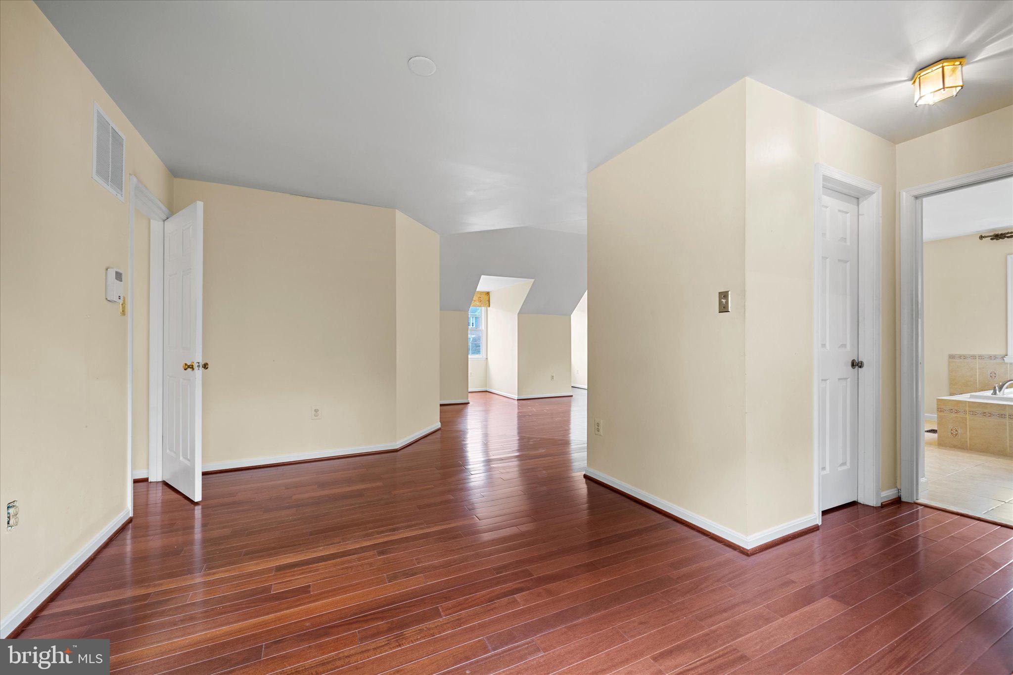 COMPTON HEIGHTS - Residential