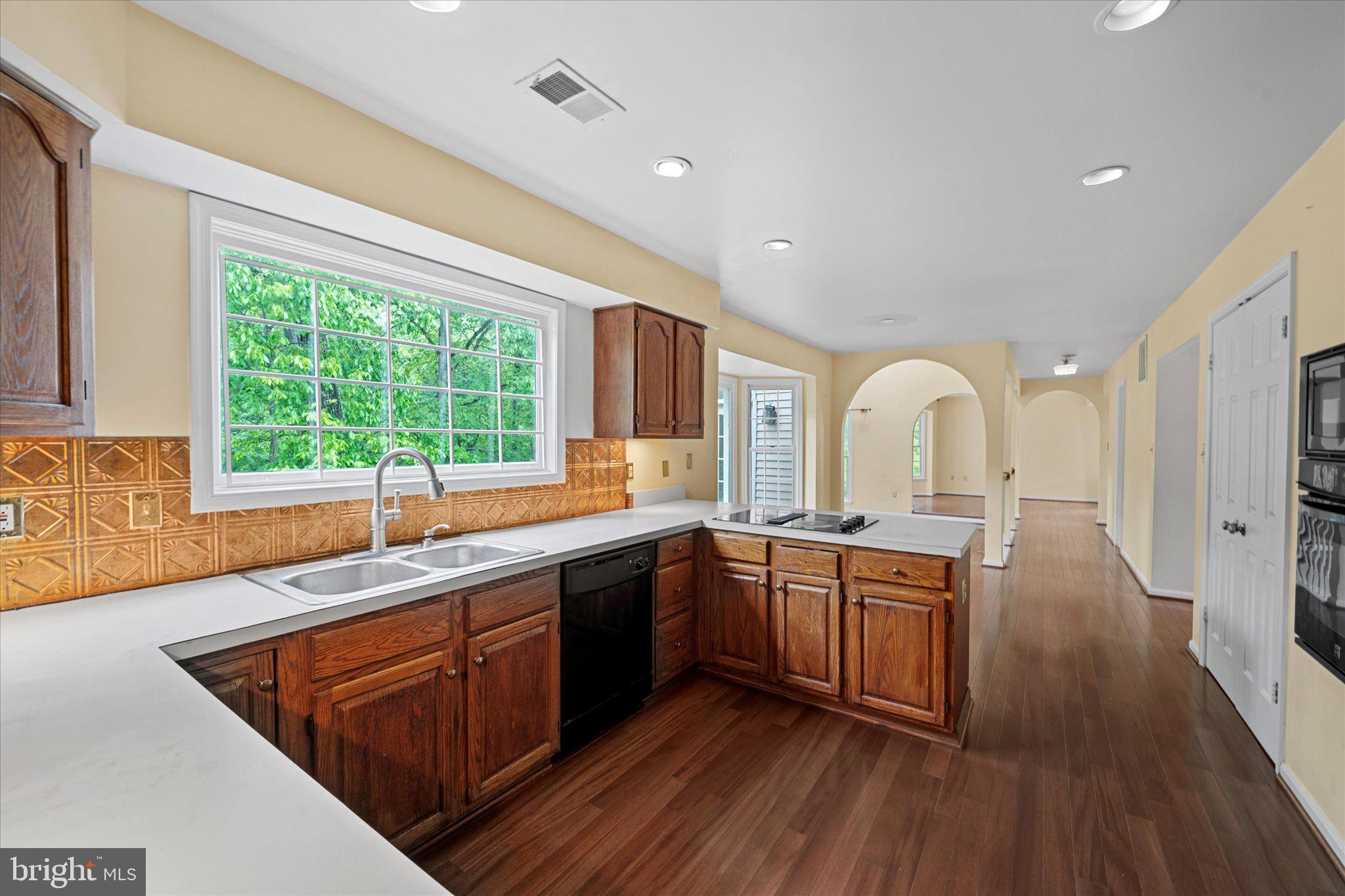 COMPTON HEIGHTS - Residential