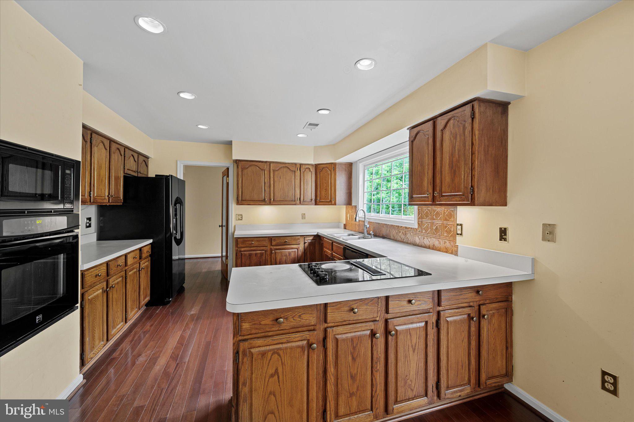 COMPTON HEIGHTS - Residential