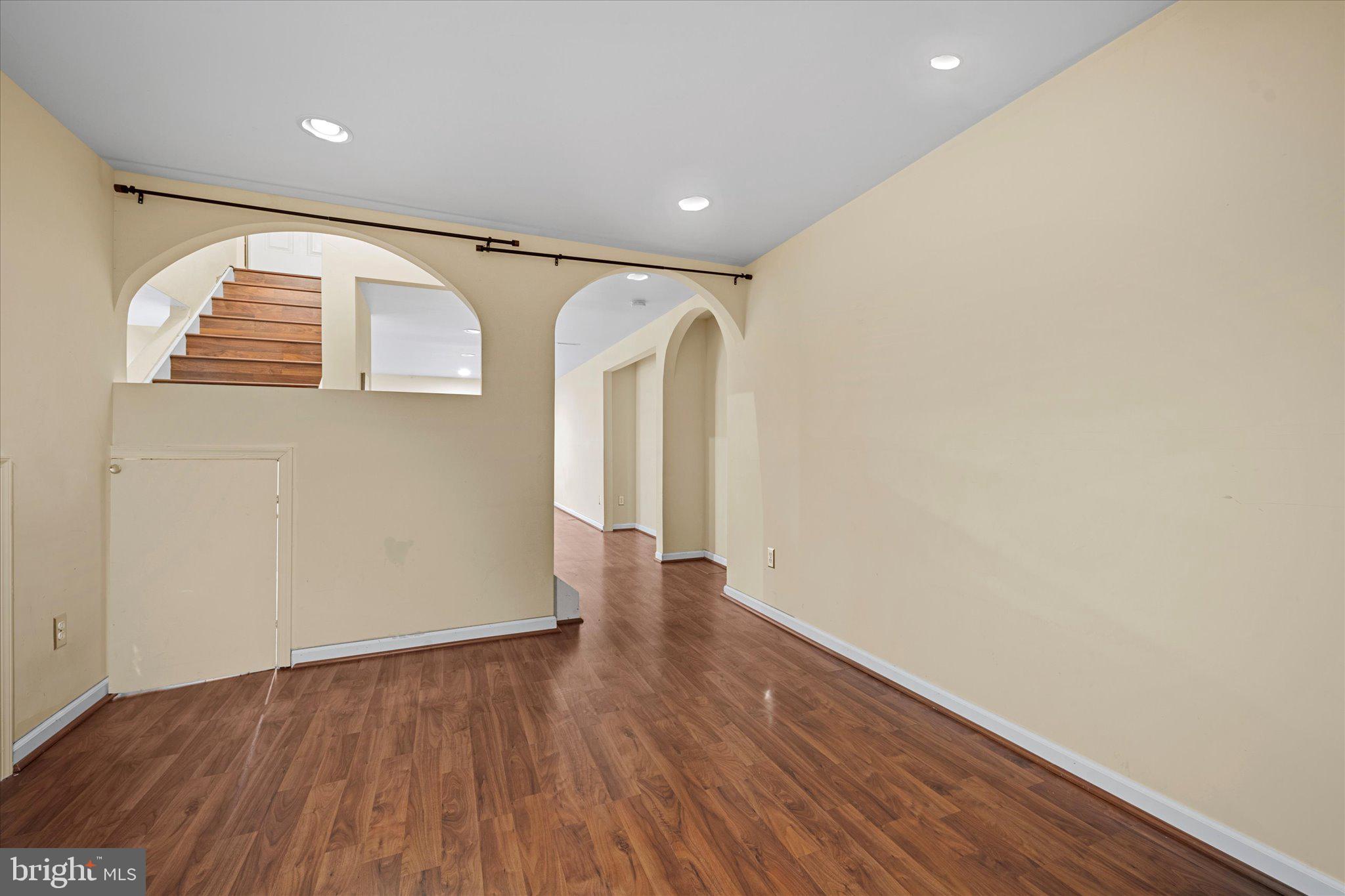 COMPTON HEIGHTS - Residential