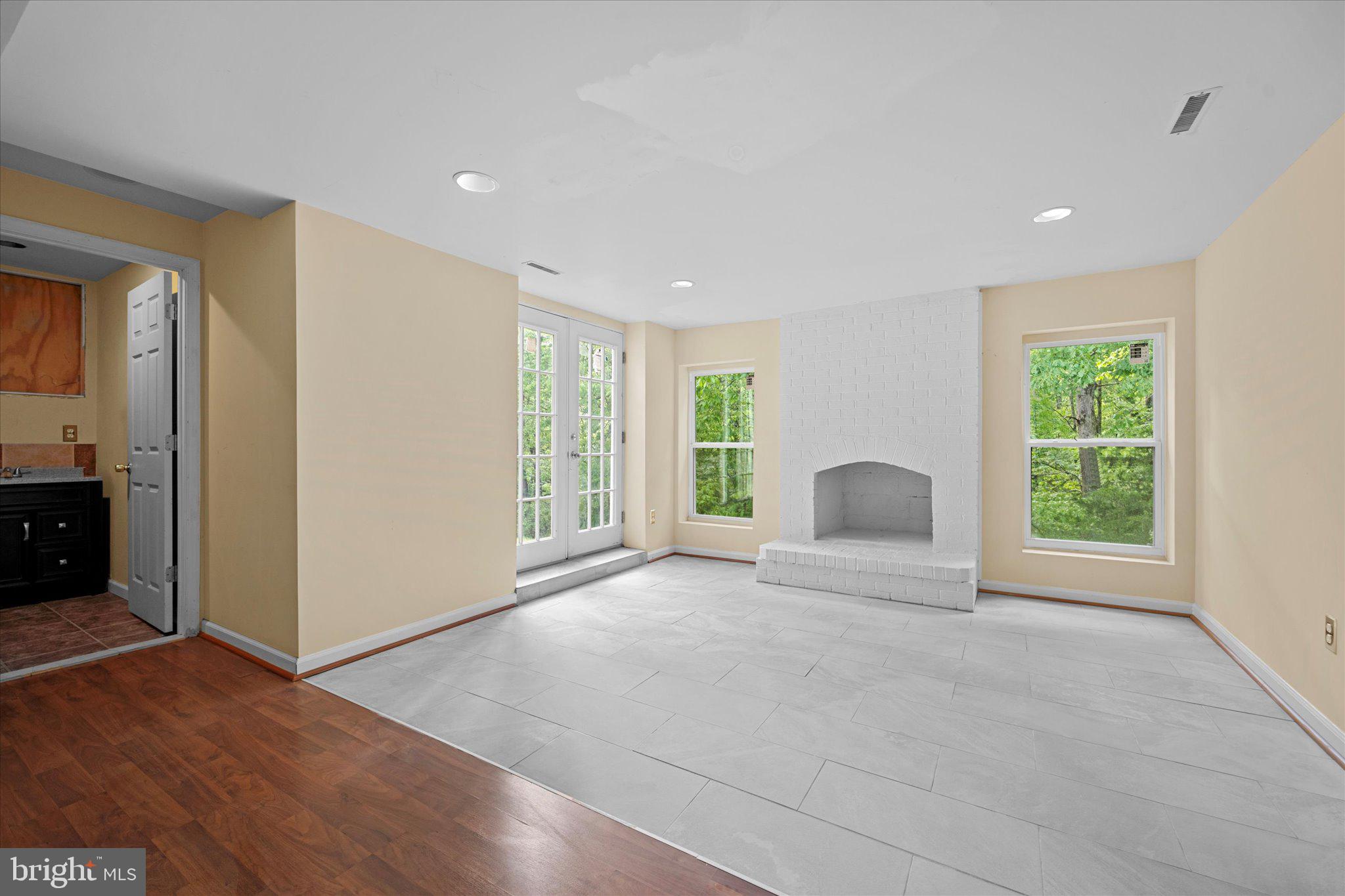 COMPTON HEIGHTS - Residential