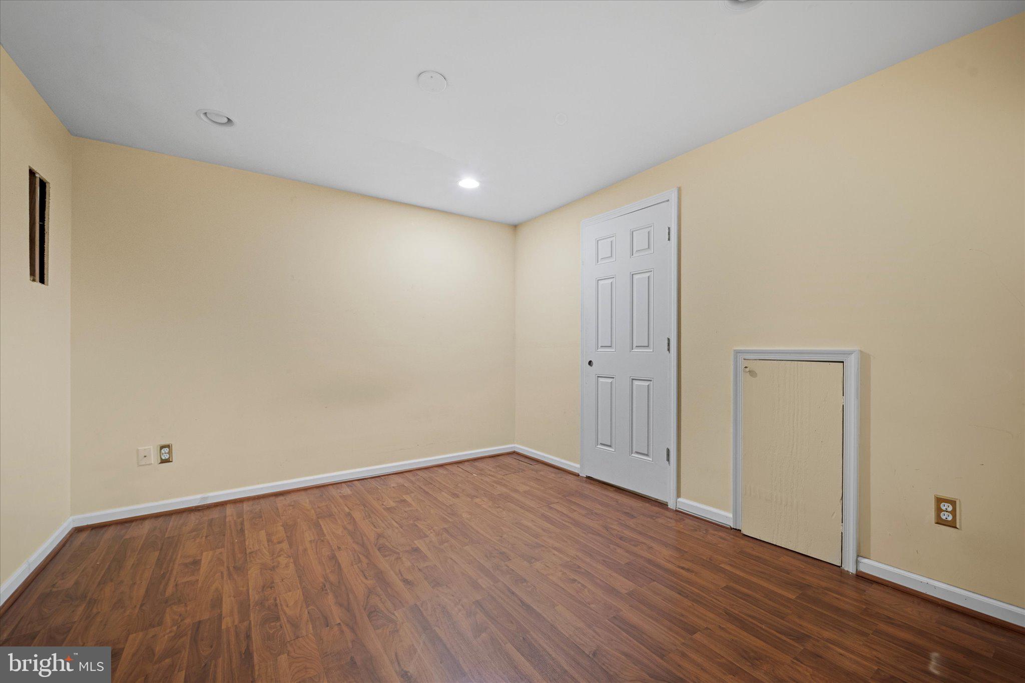 COMPTON HEIGHTS - Residential