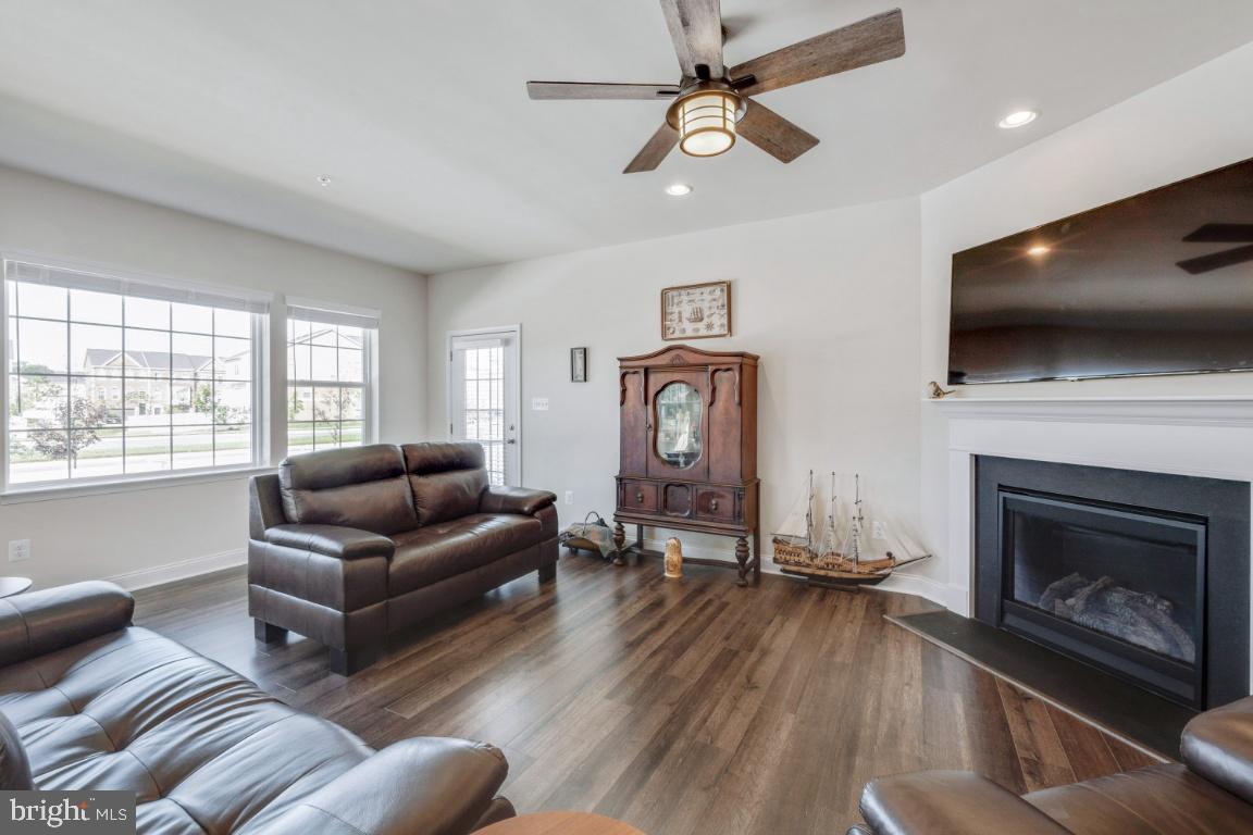 GLENEAGLES AT ST CHARLES - Residential