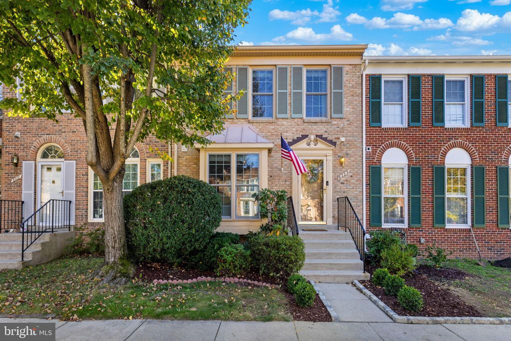 Photo of 6223 Walkers Croft Way, ALEXANDRIA, VA 22315 (MLS # VAFX2275234)