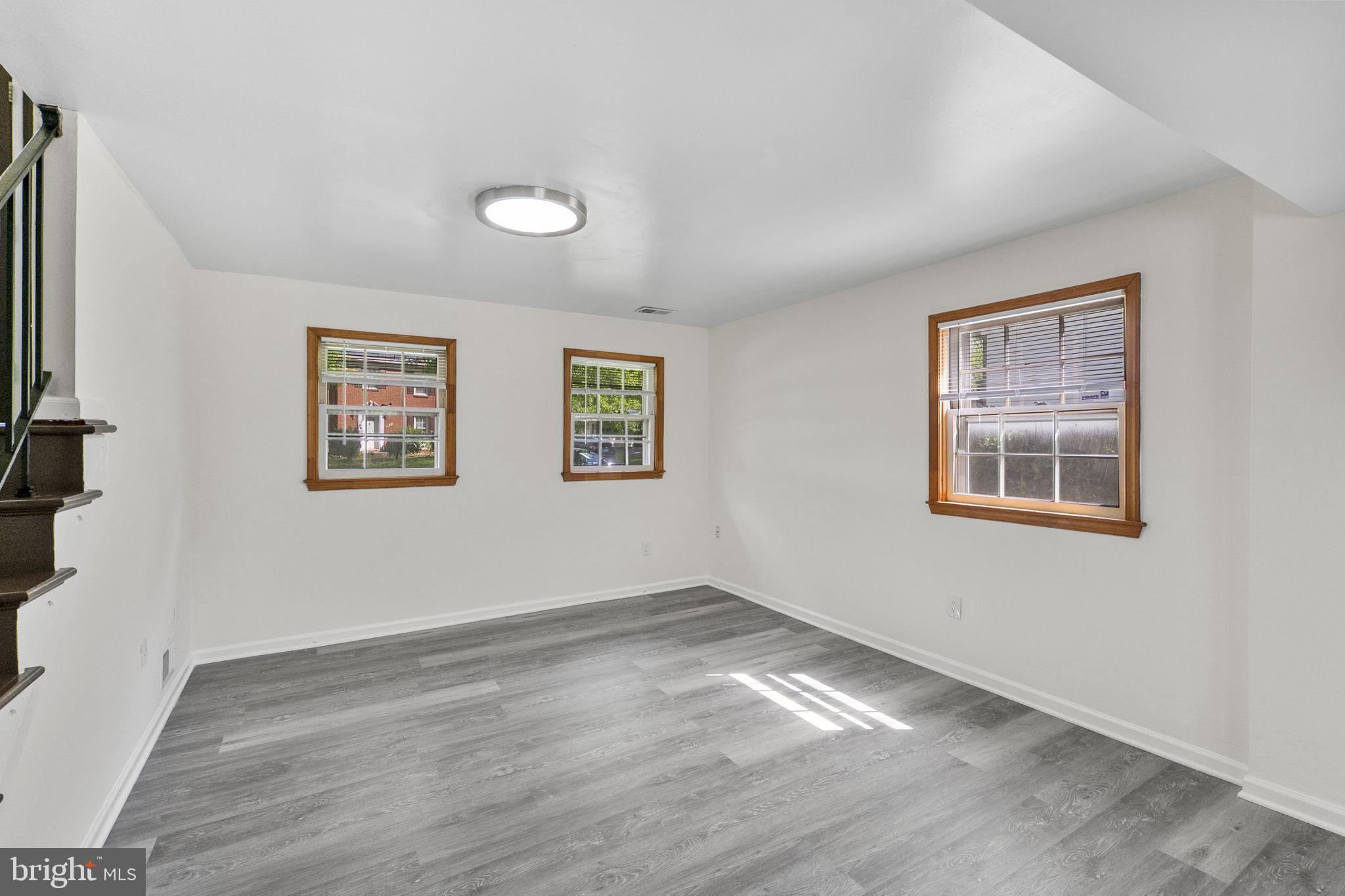 SCHROM HILLS - Residential