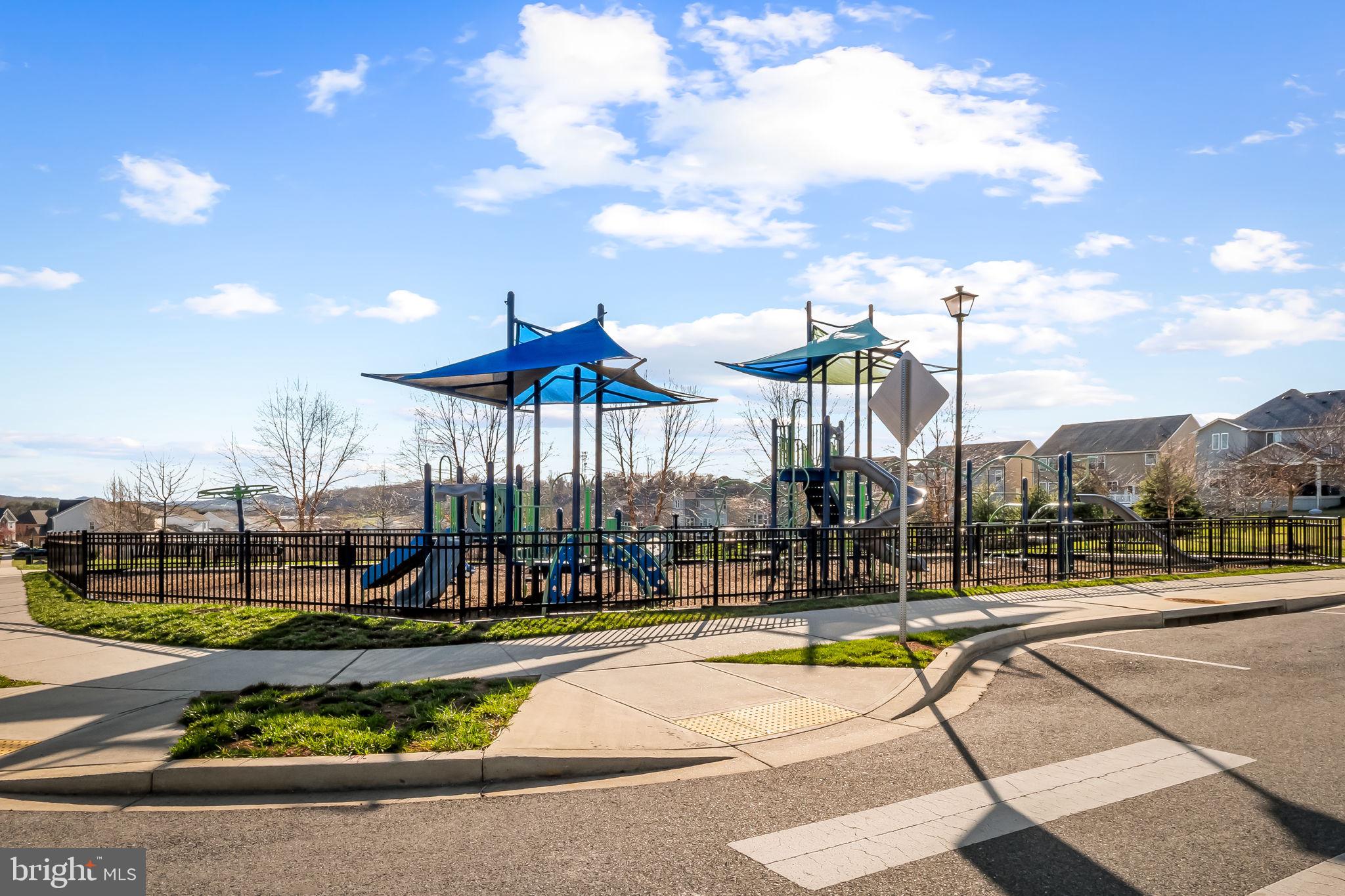 TALLYN RIDGE - Residential