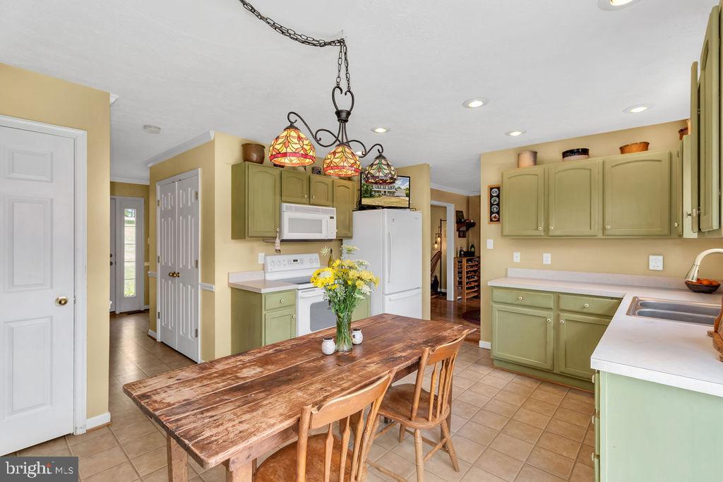 COUNTRY BROOK ESTATES - Residential