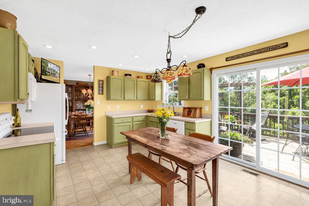 COUNTRY BROOK ESTATES - Residential