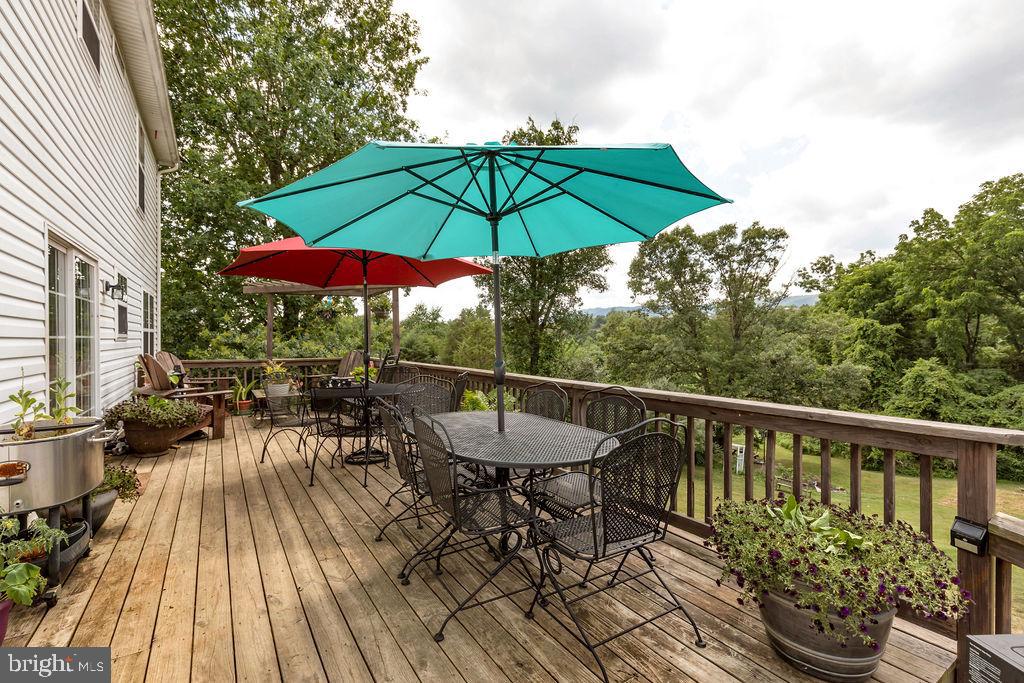 COUNTRY BROOK ESTATES - Residential