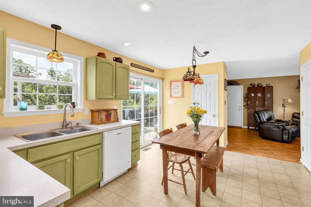 COUNTRY BROOK ESTATES - Residential